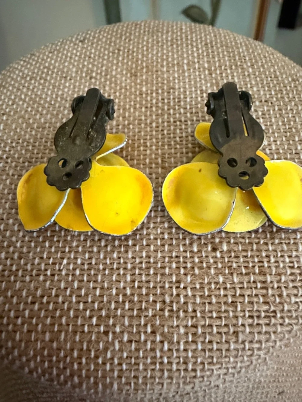 VTG Yellow Double-Strand Beaded Necklace with Floral Earrings